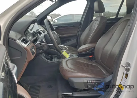 2018 BMW X1 xDrive28I z USA, uszkodzony, nr VIN WBXHT3C38J5F91030